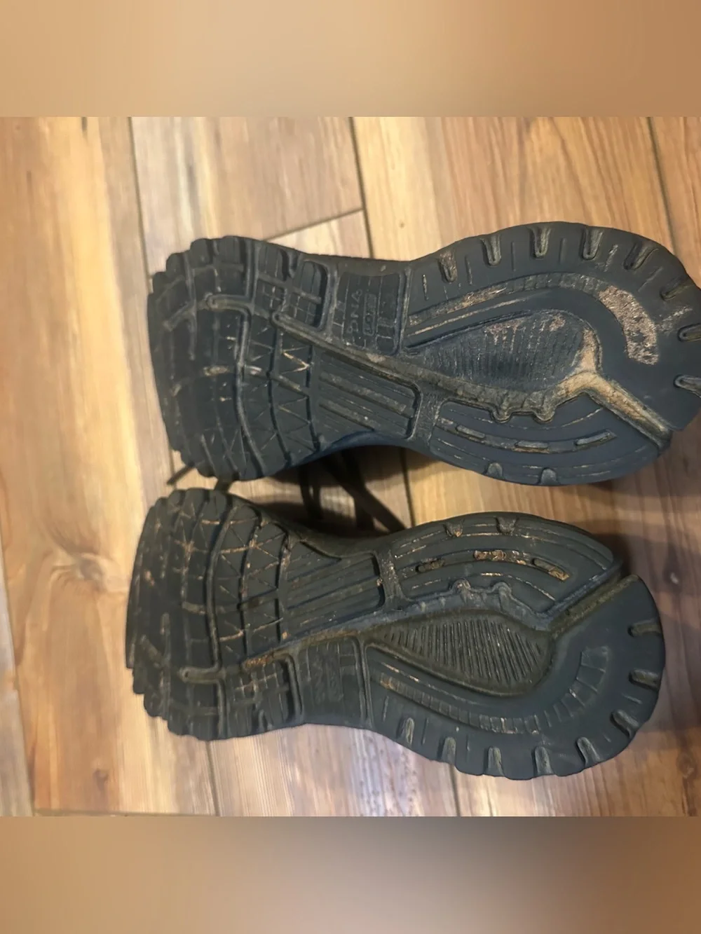 Brooks men running